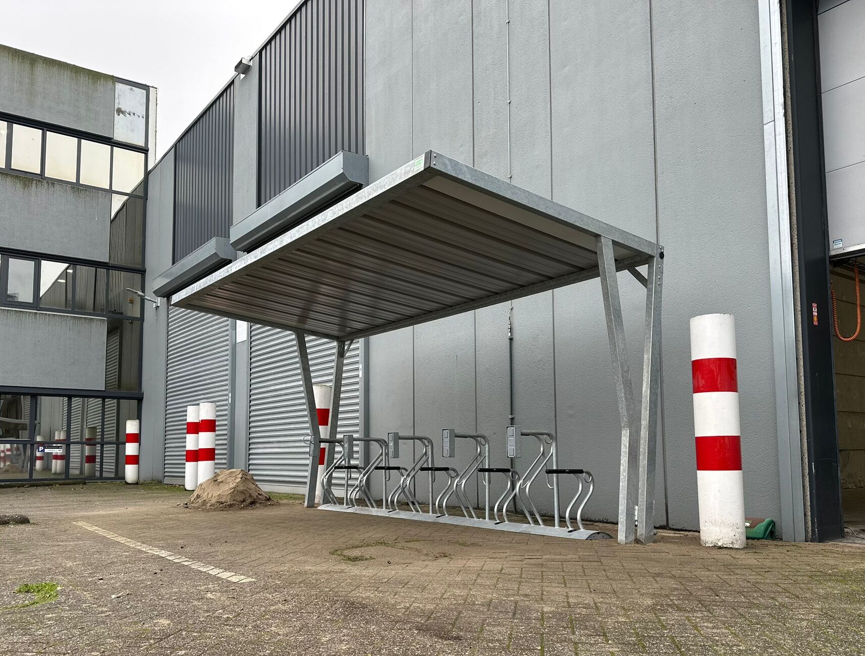 Kleine fietsoverkapping