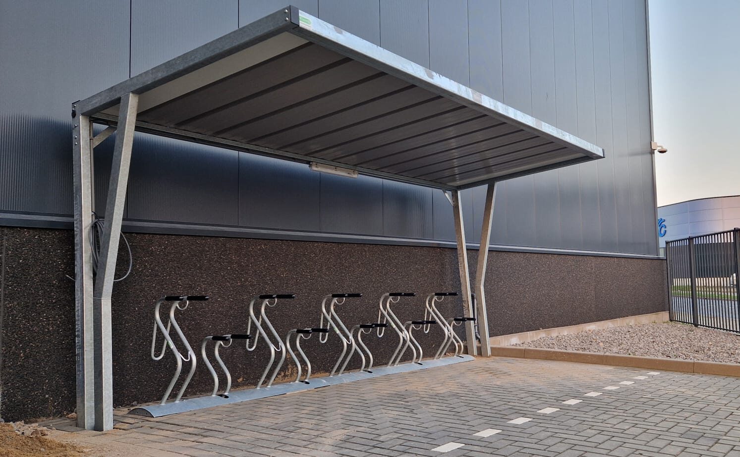 Wave fietsoverkapping - Cobra fietsenrekken - Klaver Fietsparkeren