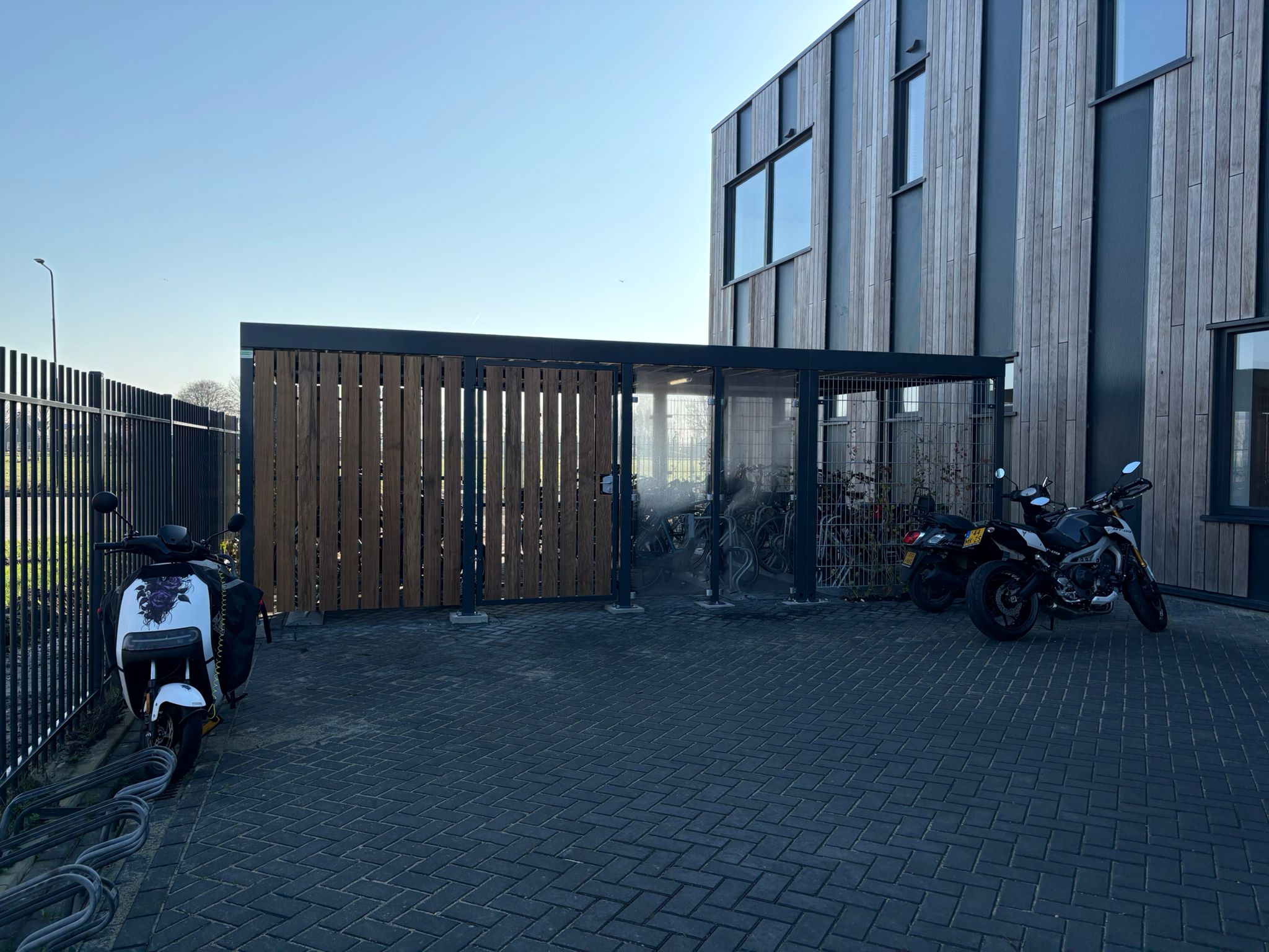 Personal care Concepts Heerhugowaard - CuBic - Cobra Light e-bike - Klaver Fietsparkeren